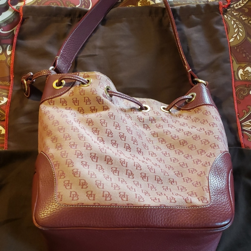 Dooney & bourke - Picture 3 of 5